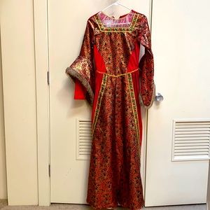 Women’s Chasing Fireflies Queen Isabella costume